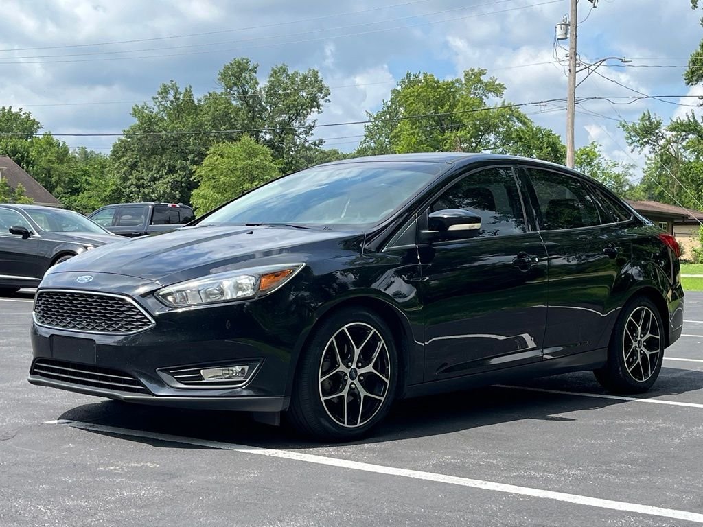 Used 2017 Black Ford SEL image 3