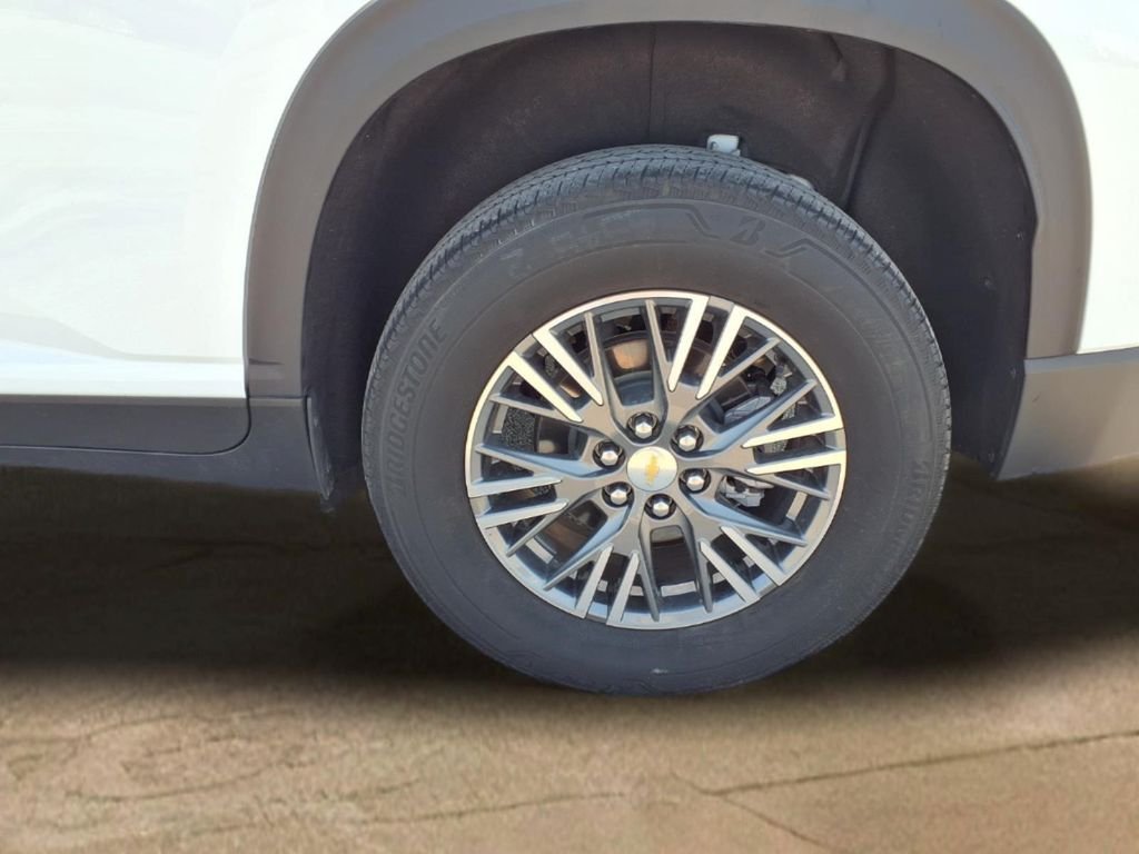 Used 2024 Summit White Chevrolet LS image 25