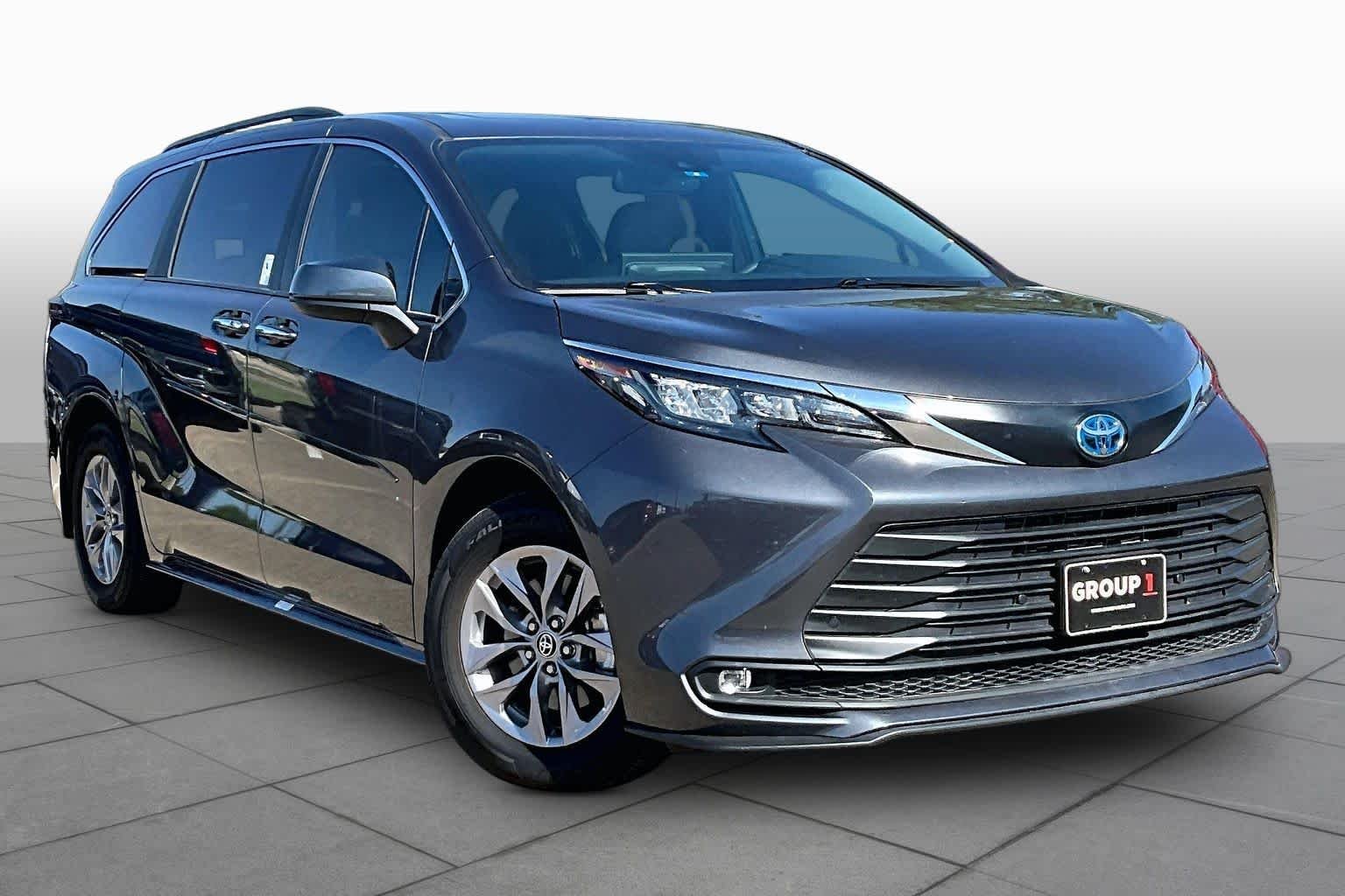 Used 2025 Magnetic Gray Metallic Toyota XLE image 3