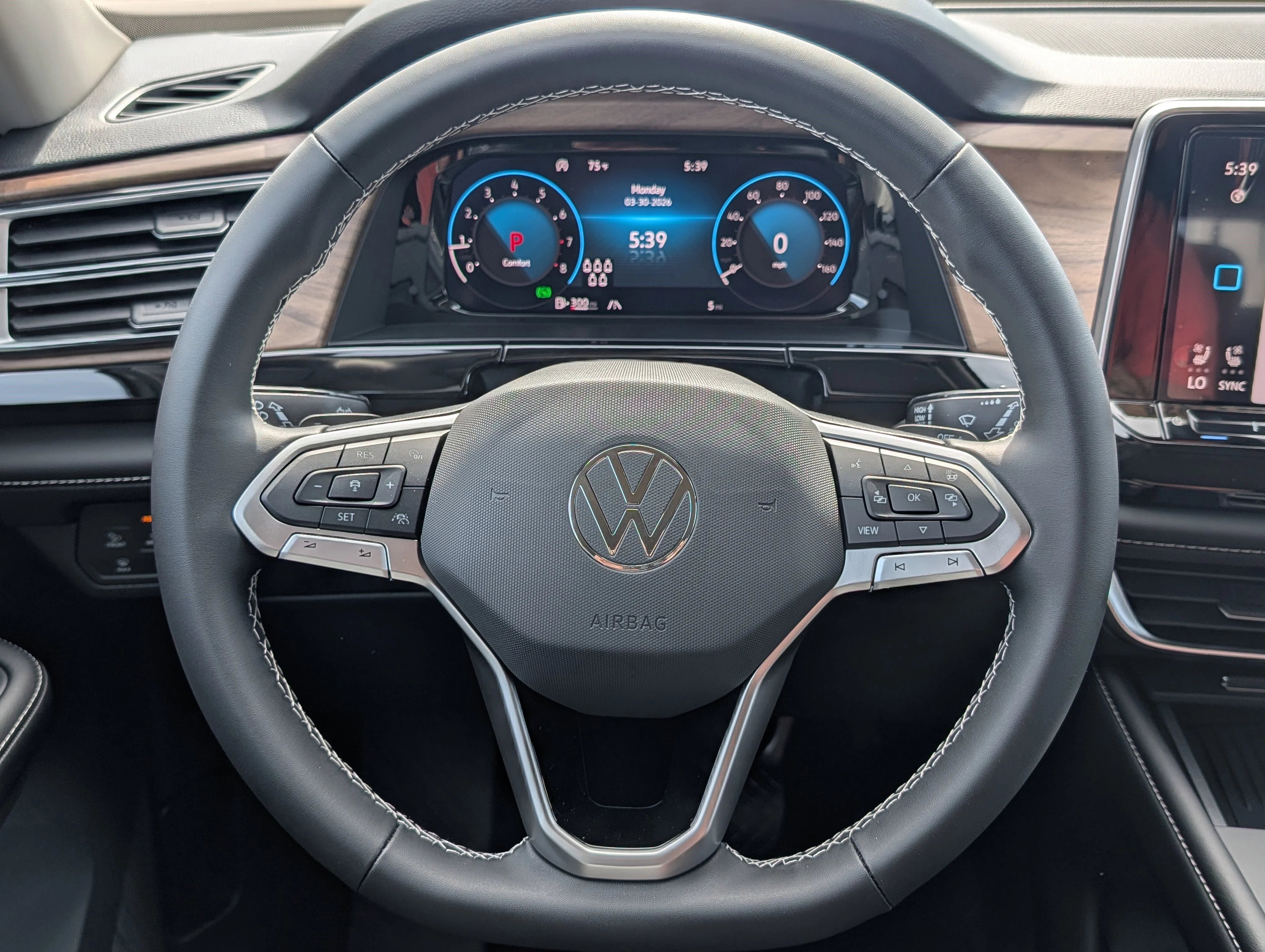 New 2026 Opal White Pearl Volkswagen 2.0T SE image 9