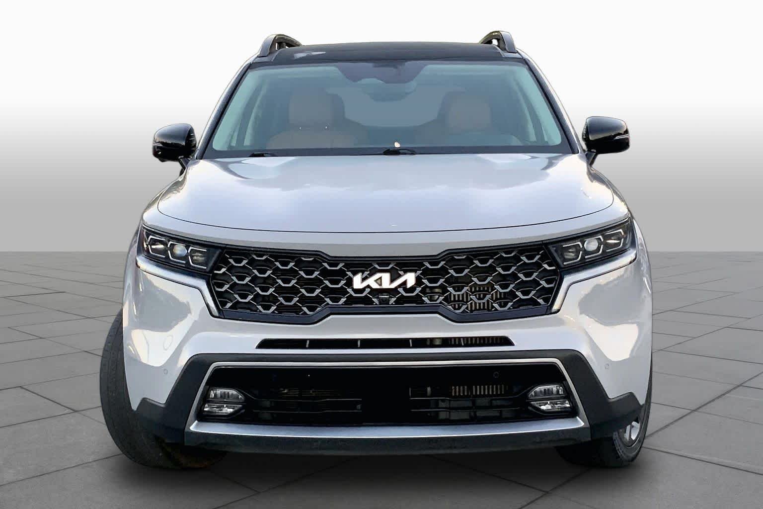 Used 2022 Wolf Gray Kia X-Line SX Prestige image 4