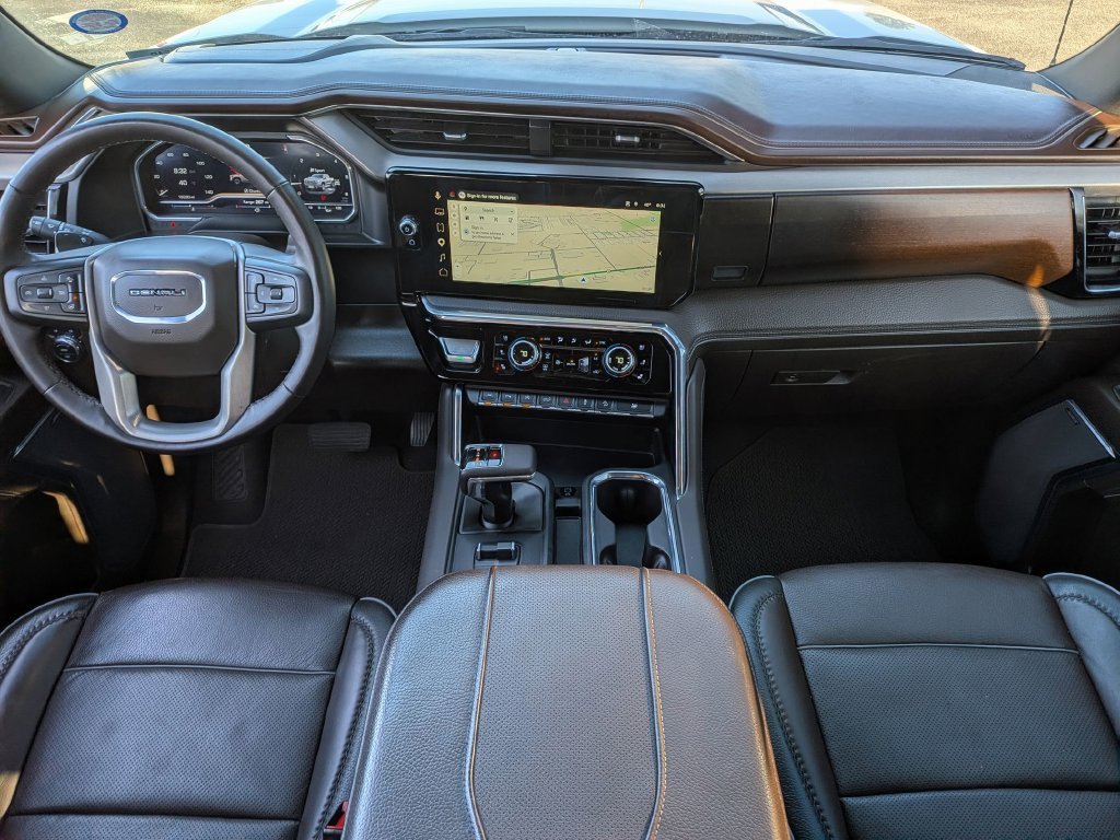 Used 2024 White GMC Denali image 29