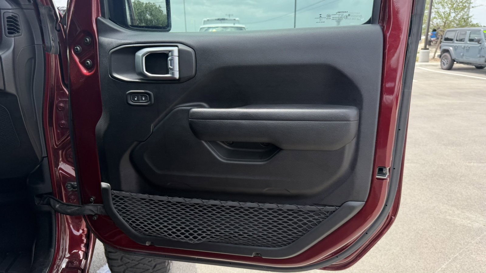 Certified Used 2021 Snazzberry Pearlcoat Jeep Rubicon image 17