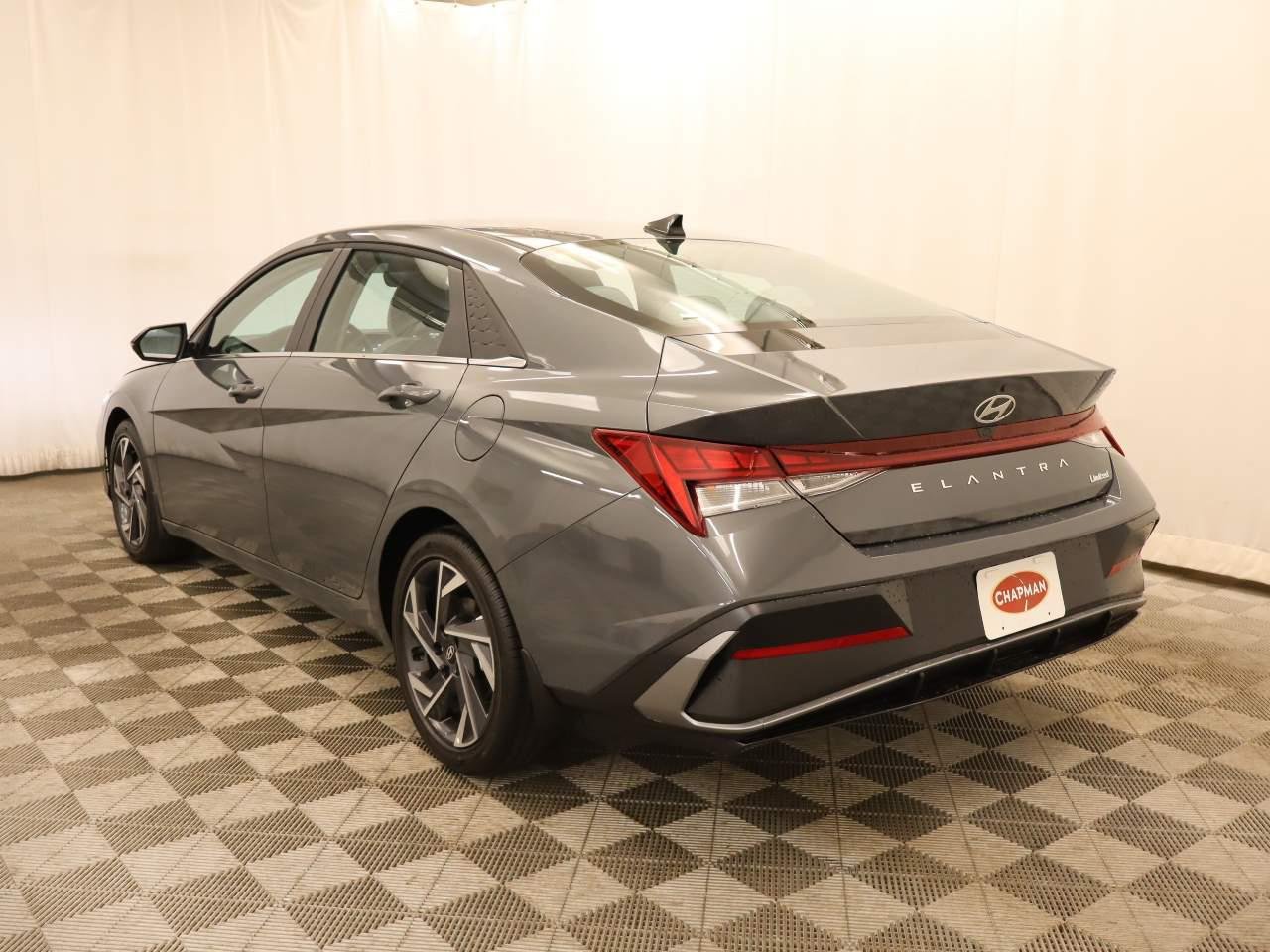 New 2026 Ecotronic Gray Pearl Hyundai Limited image 3