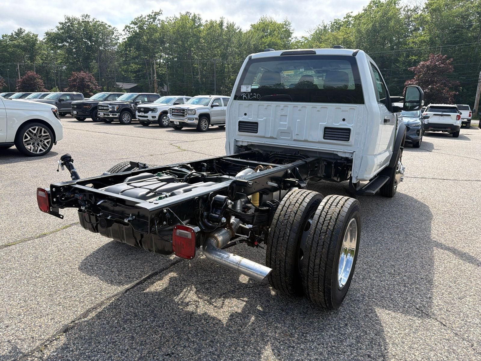 New 2026 Oxford White Ford F-550® XL image 7