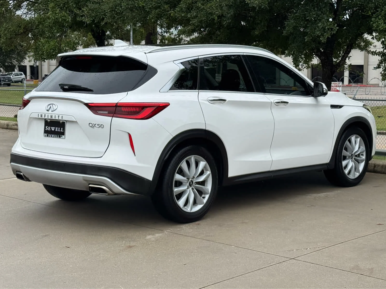 Certified Used 2019 Lunar White INFINITI ESSENTIAL image 5