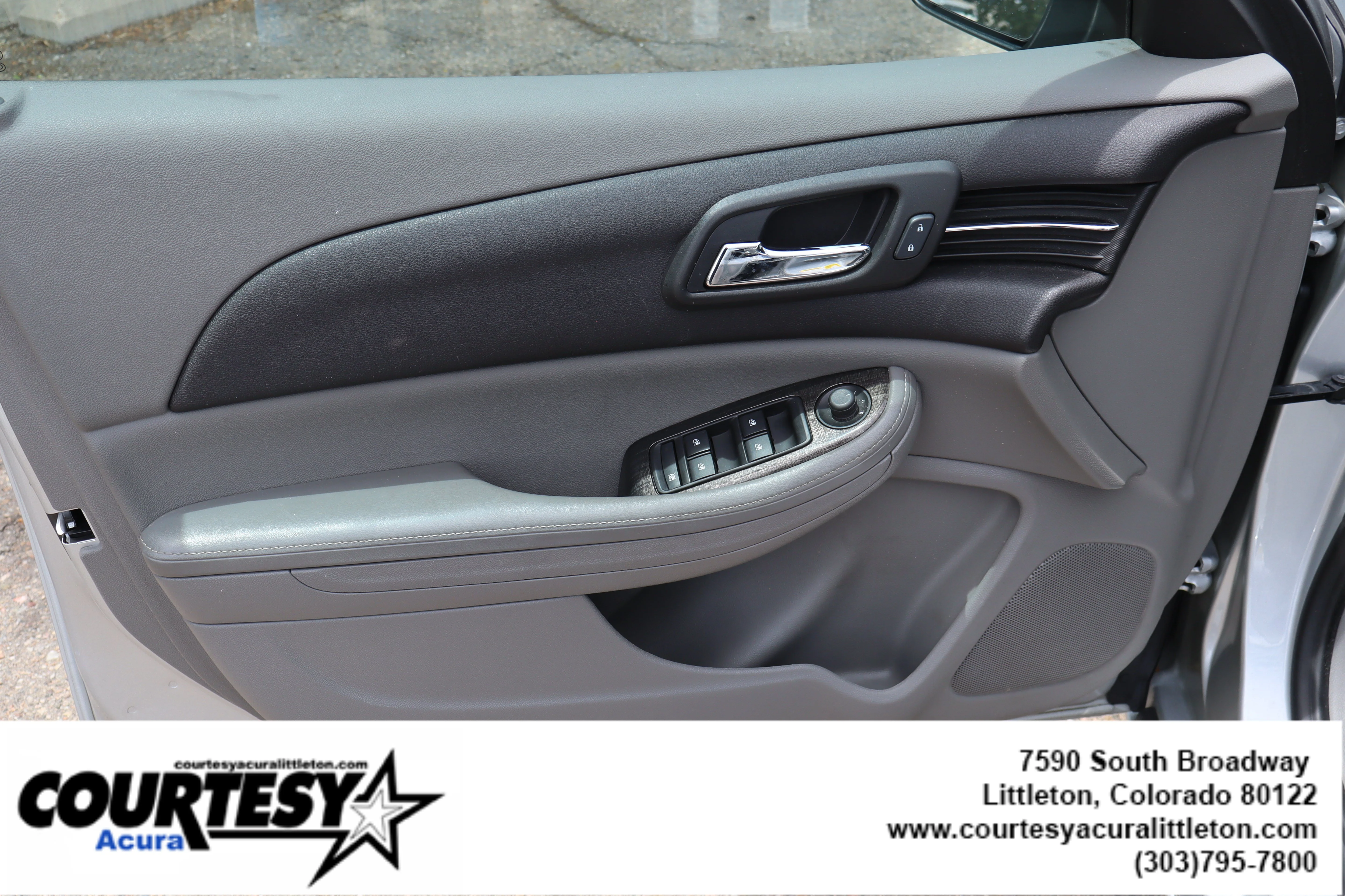 Used 2016 Silver Ice Metallic Chevrolet LT image 20