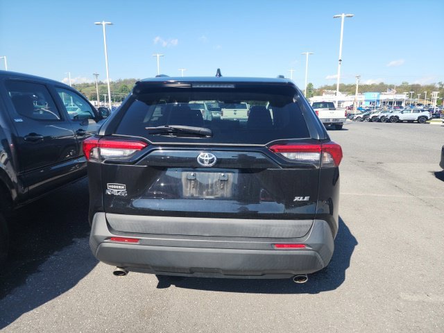 Used 2021 Black Toyota XLE Premium image 6