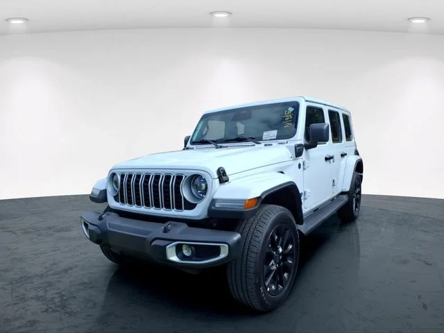 Used 2025 White Jeep Sahara 4xe image 3