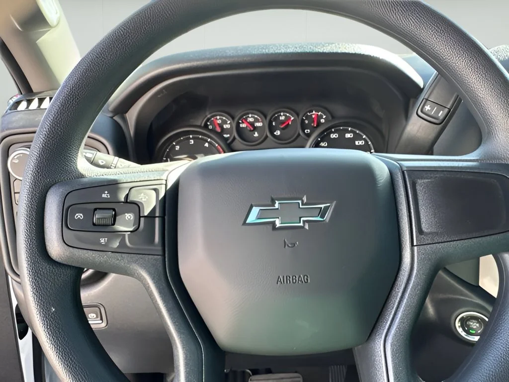 New 2026 Summit White Chevrolet Custom image 27