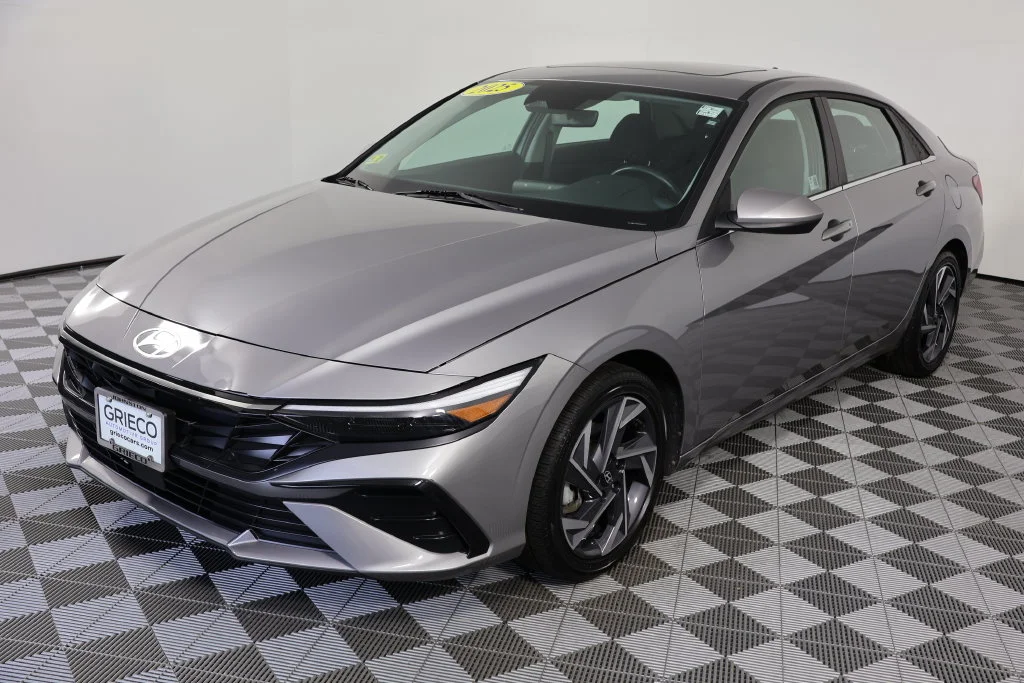 Used 2025 Fluid Metal Hyundai SEL Convenience image 4