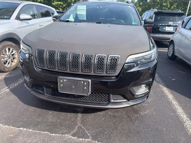 Used 2019 Diamond Black Jeep Limited image 4