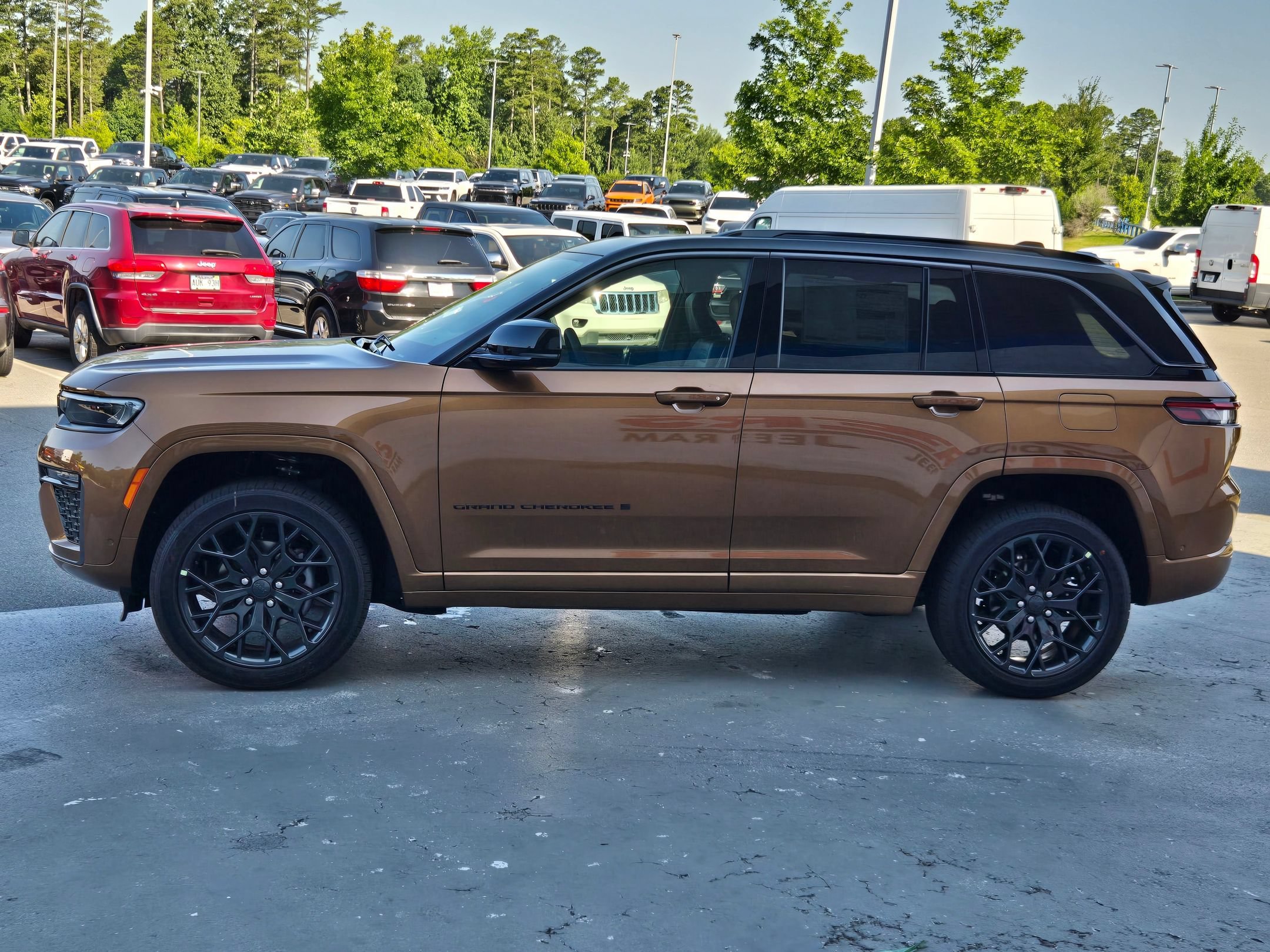 New 2026 Copper Shino Metallic Clear-Coat Exterior Paint Jeep Summit image 4