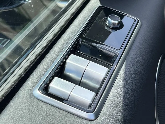 Used 2019 Black Land Rover HSE image 31