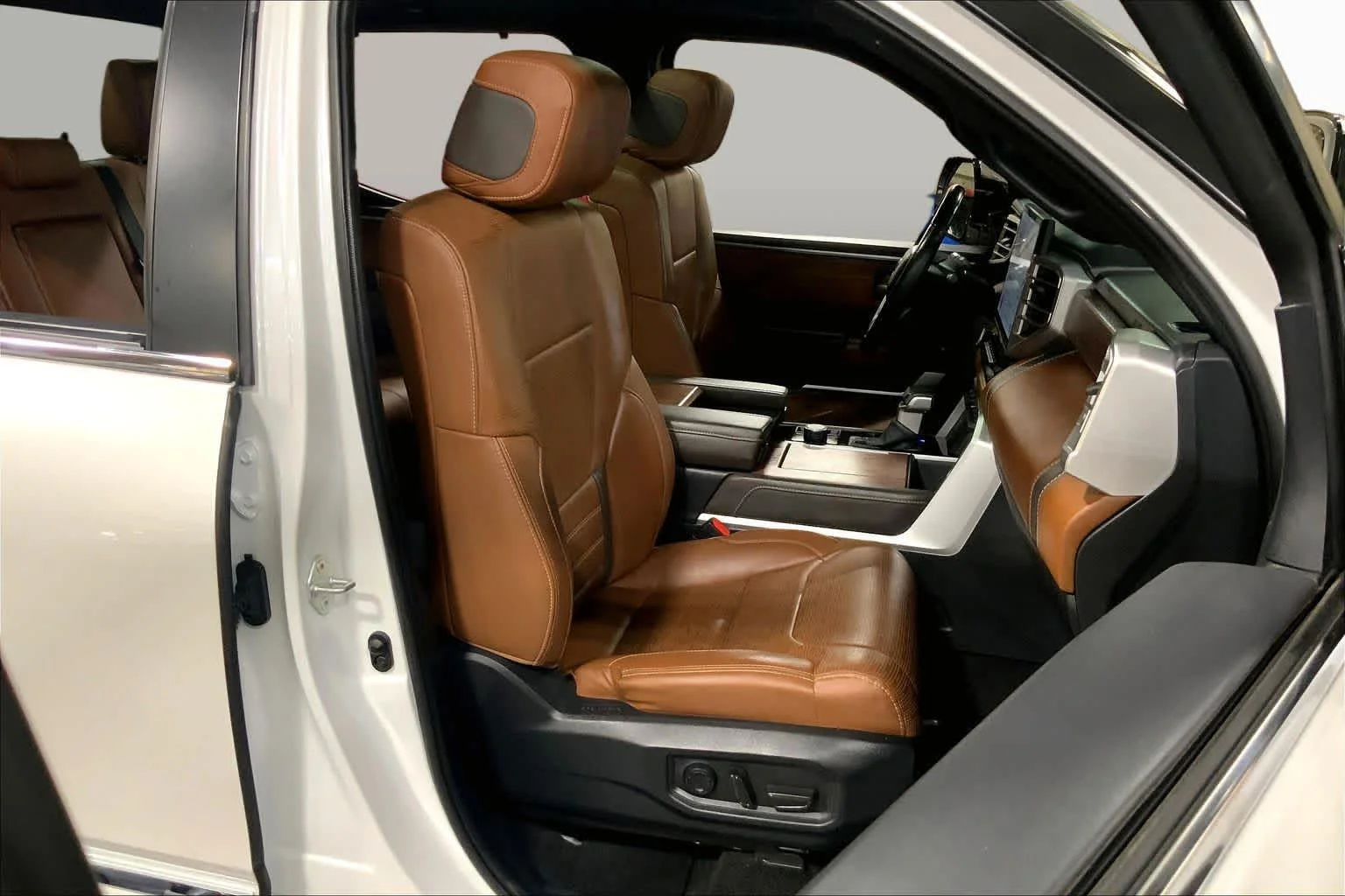 Used 2024 Wind Chill Pearl Toyota 1794 Edition Hybrid image 9