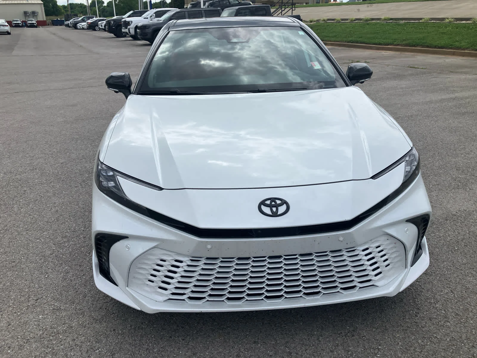 Certified Used 2026 Wind Chill Pearl w/Midnight Black Metallic Roof Toyota XSE image 2