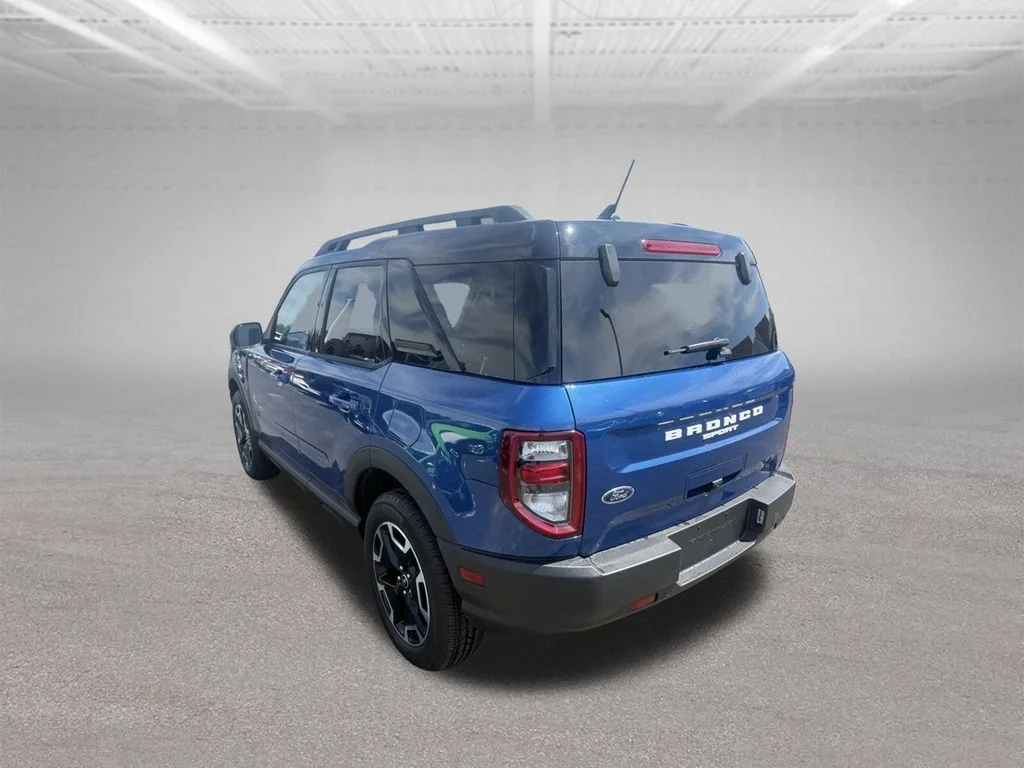 Used 2024 Blue Ford Outer Banks image 9