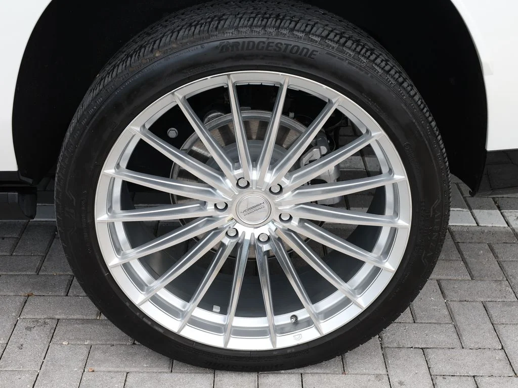 Used 2025 White Cadillac Premium image 51