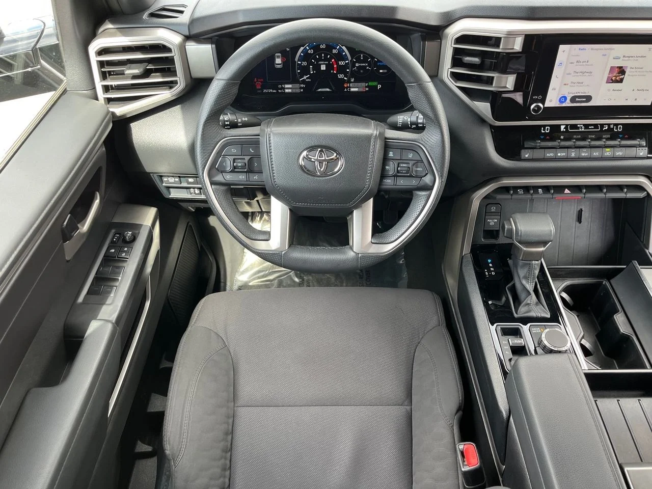 2025 Toyota Sequoia SR5 - Photo 13