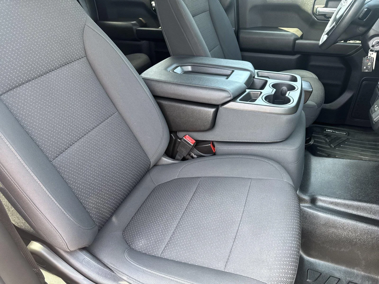 Used 2022 SILVER ICE METALLIC Chevrolet Custom image 35