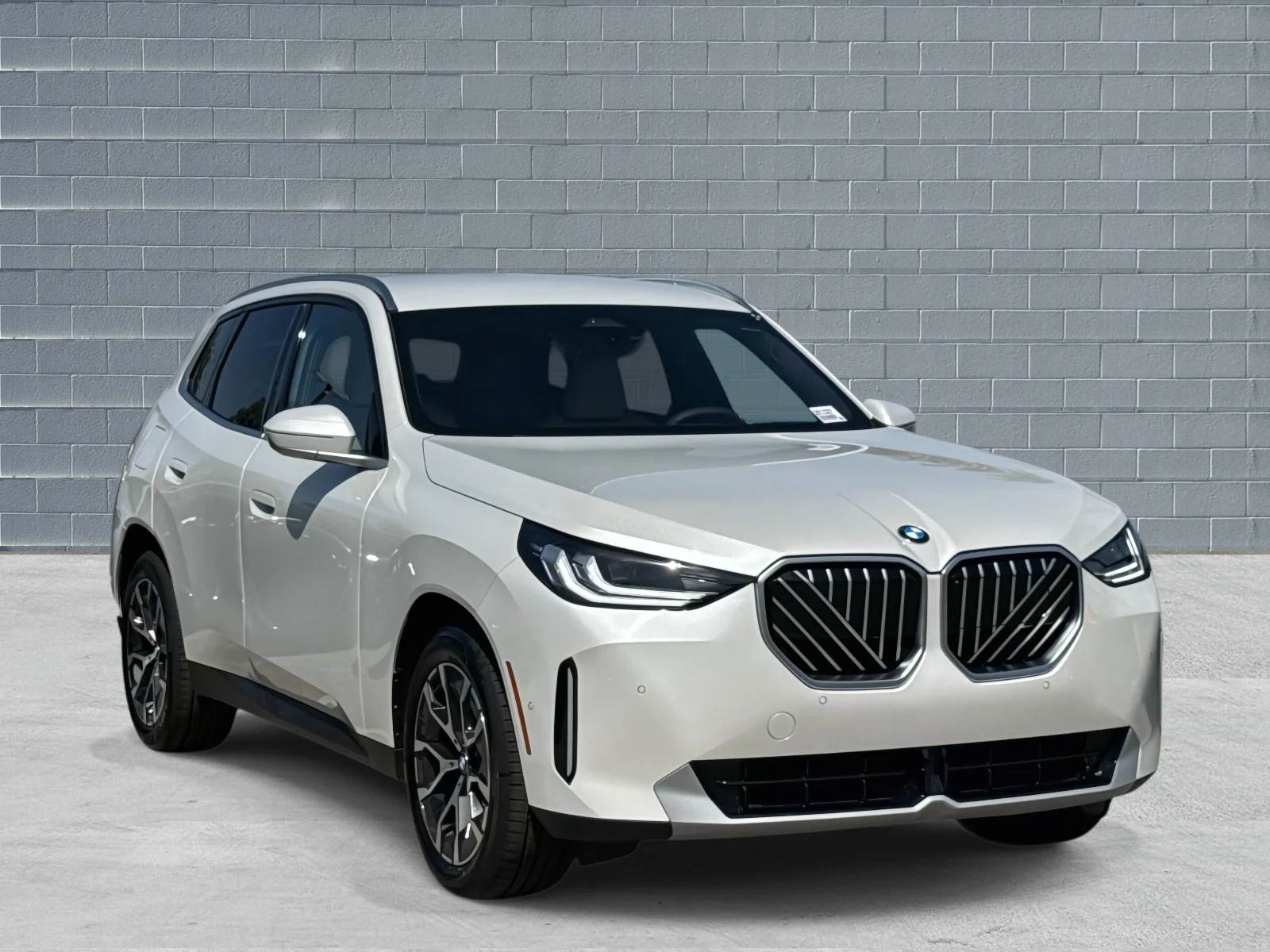 New 2026 Mineral White Metallic BMW 30 xDrive image 1