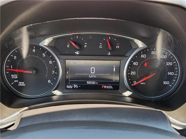 Used 2024 White Chevrolet LT w/1LT Front-Wheel Drive image 18