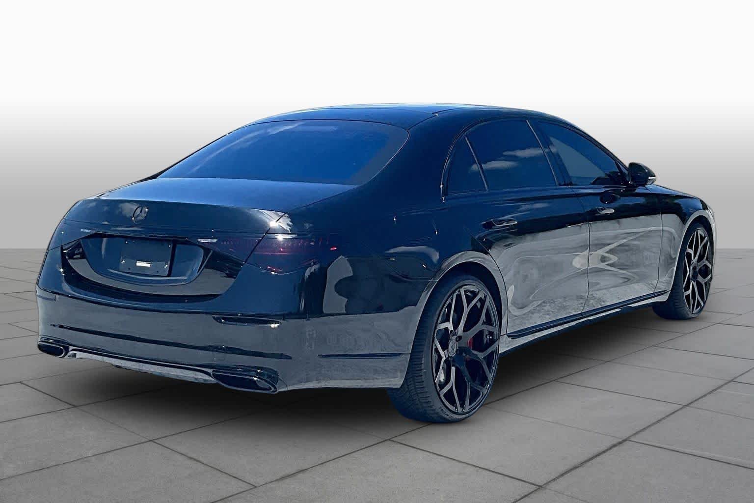 Used 2023 Obsidian Black Mercedes-Benz S 500 image 12