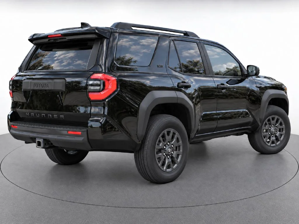 Certified Used 2025  Toyota SR5 image 4