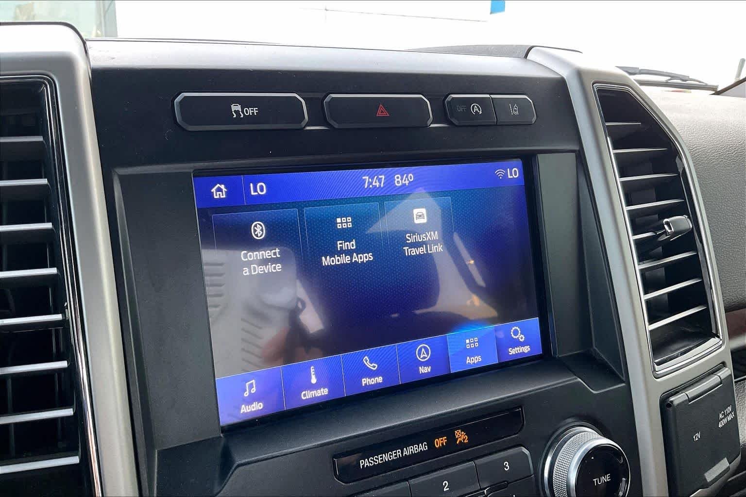 Used 2020 Oxford White/Stone Gray Ford King Ranch image 31