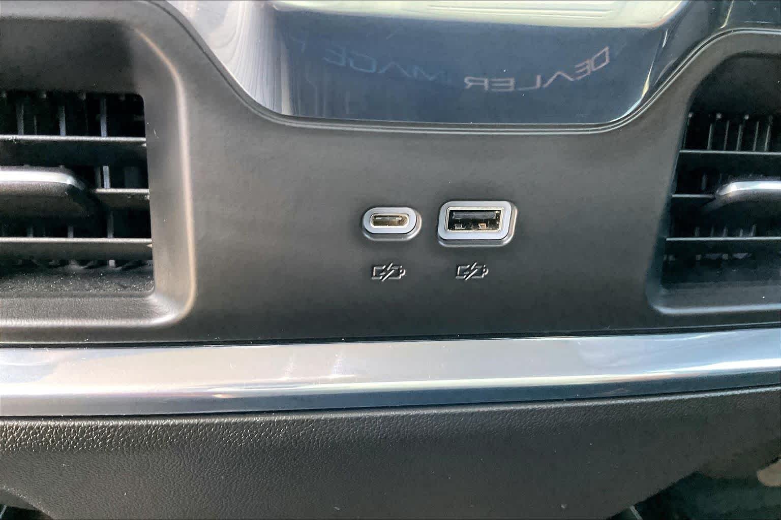 Used 2024 Dynamic Blue Metallic GMC Elevation image 32