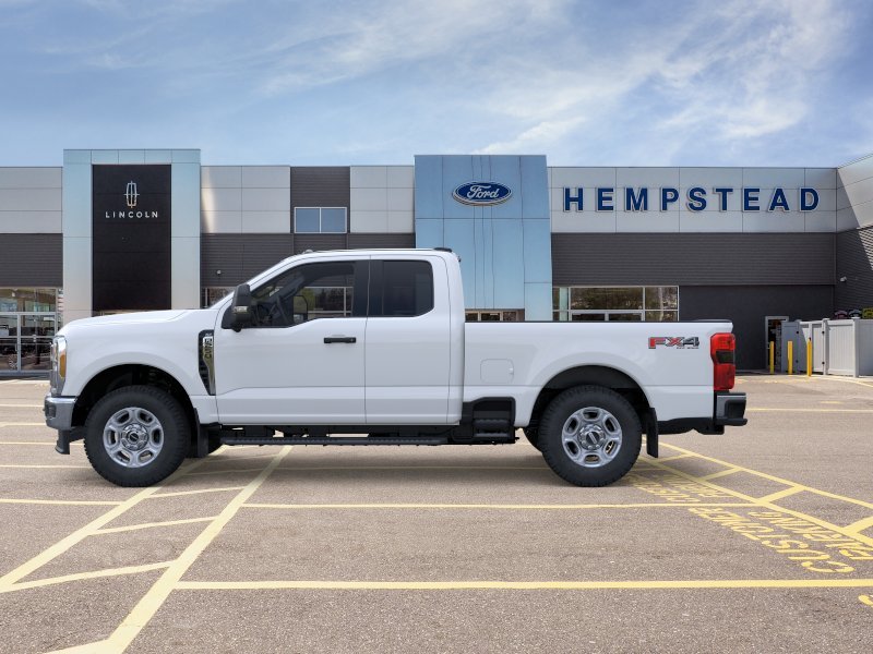 New 2026 Oxford White Ford F-250® XLT image 3