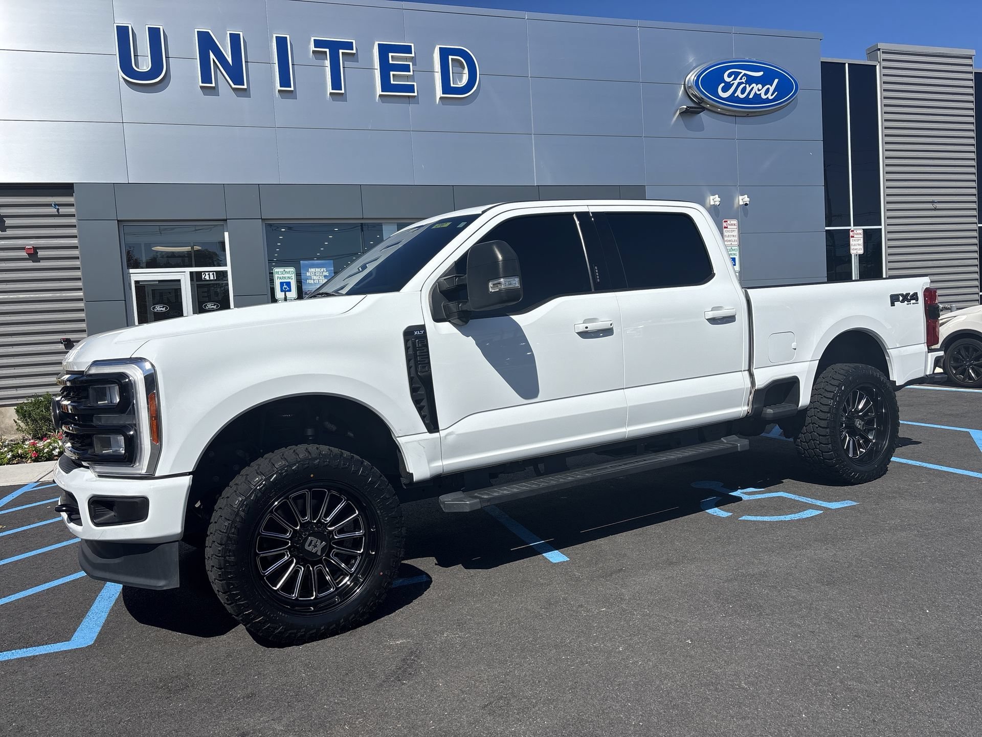 Used 2023 White Ford XLT image 1