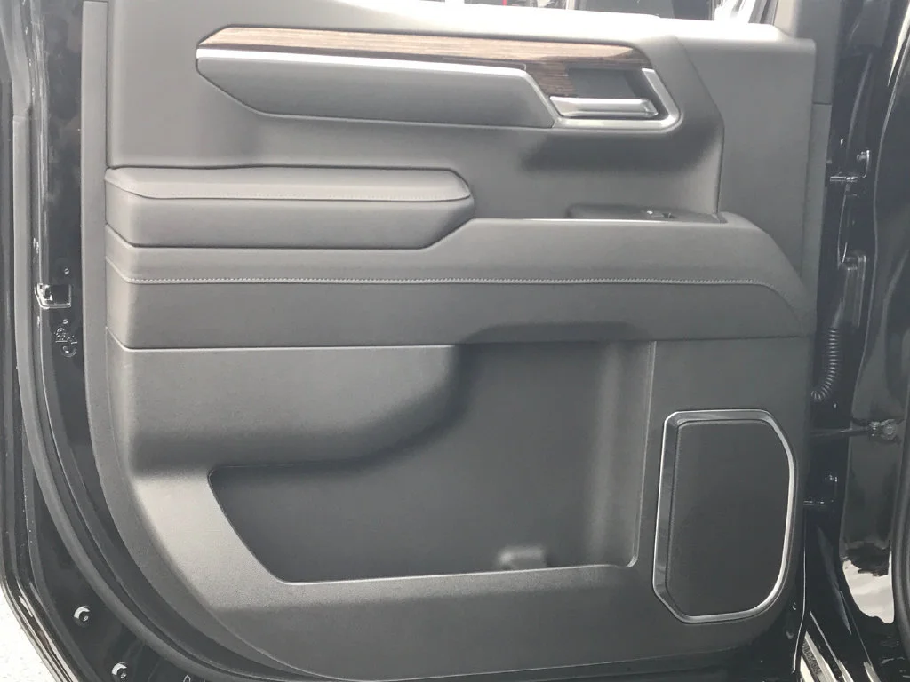 New 2026 Onyx Black GMC Elevation image 33