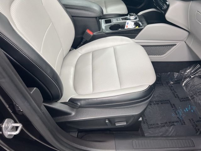 Used 2023 Black Ford Platinum image 25