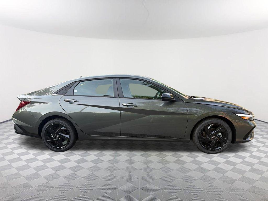 New 2026 Gray Hyundai SEL Sport Premium image 4