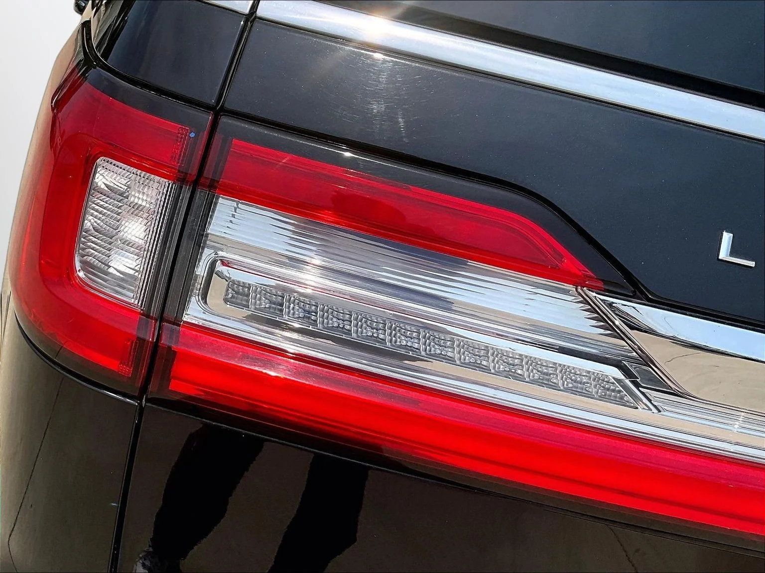 Used 2020 Black Lincoln Reserve image 31