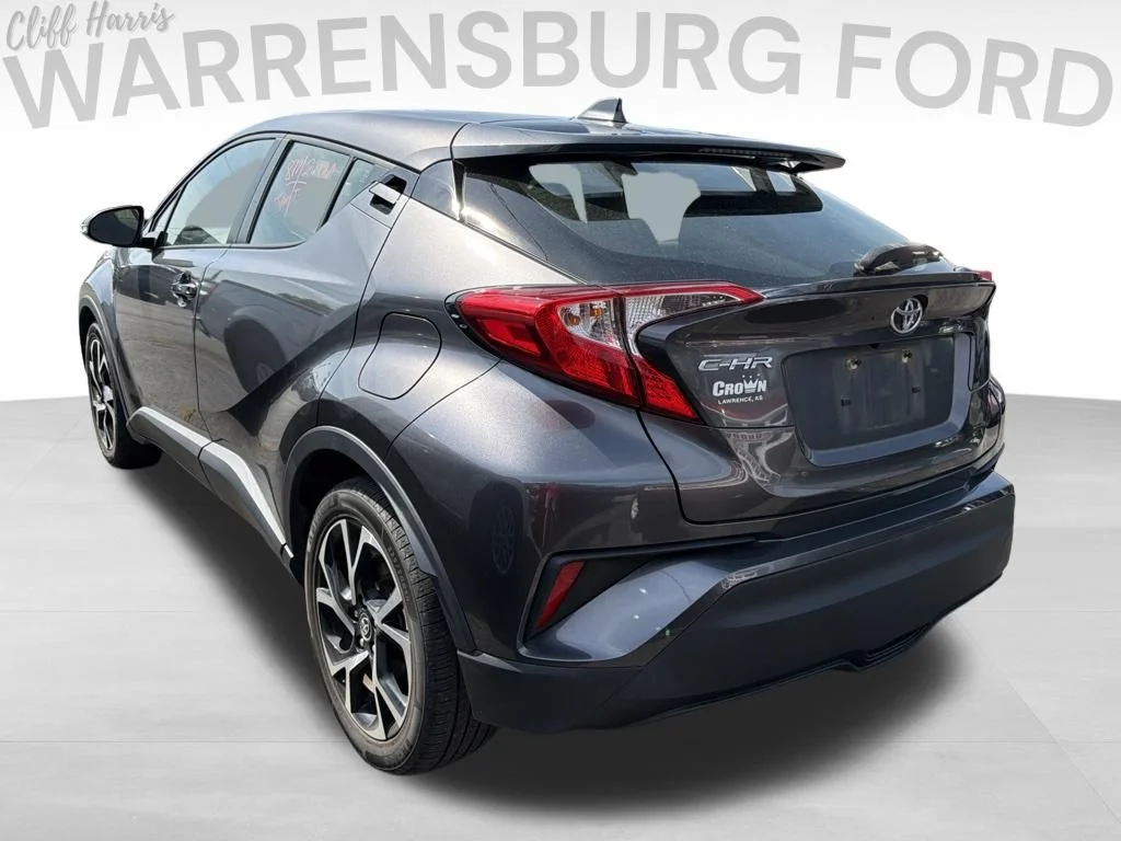 Used 2021 Magnetic Gray Metallic Toyota XLE image 5