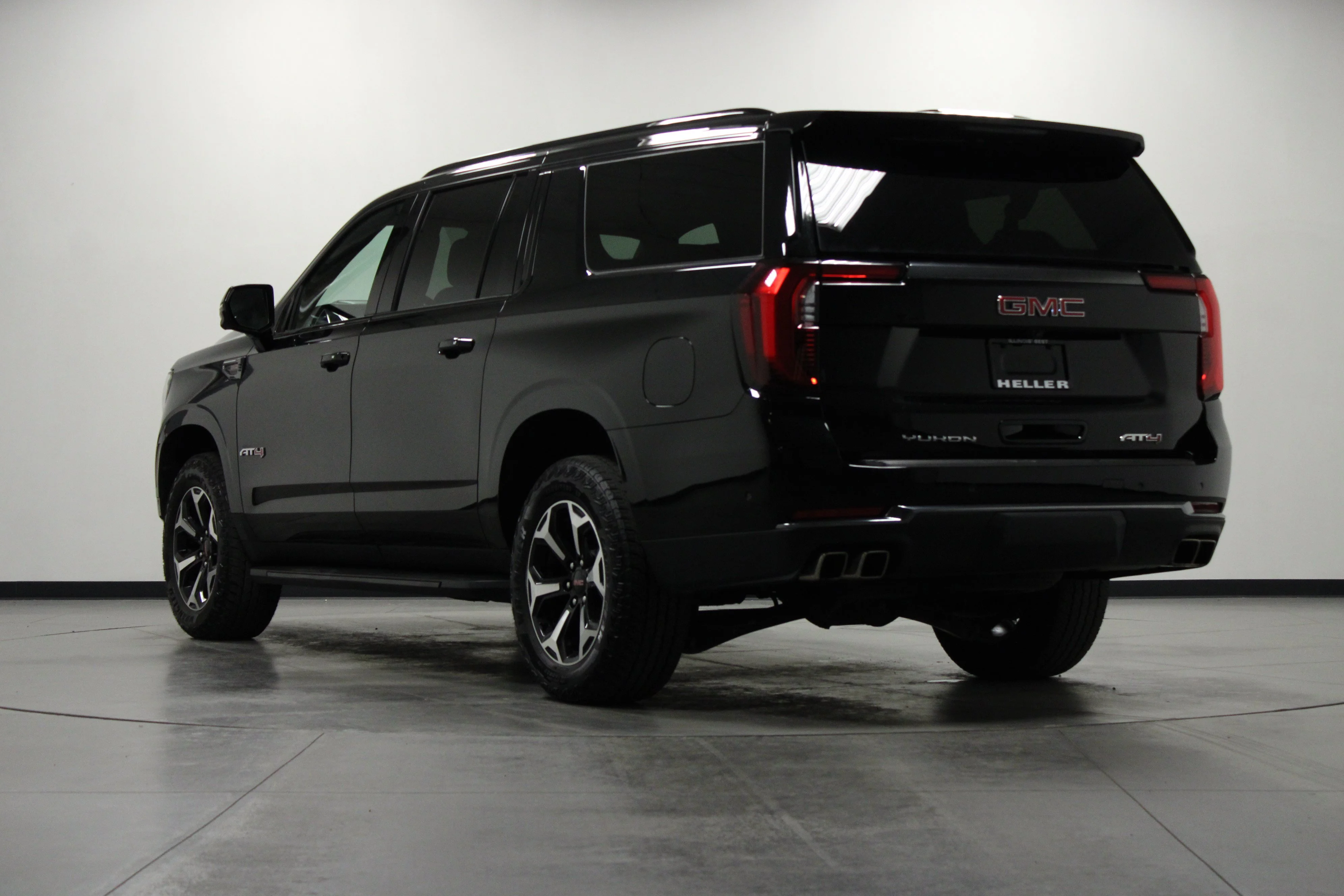 Used 2025 Onyx Black GMC AT4 image 6