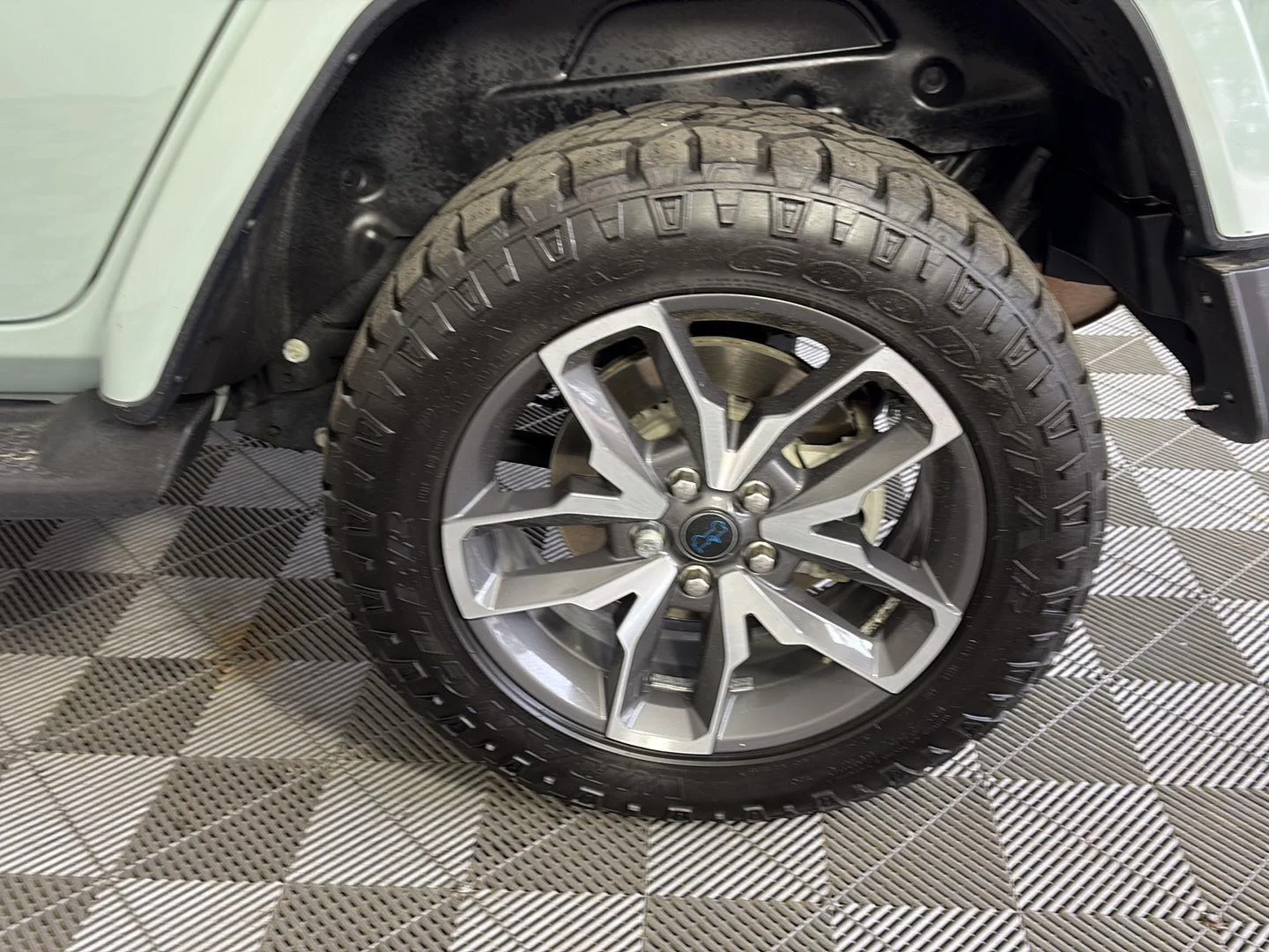 Used 2024 Earl Clearcoat Jeep Sport S image 15
