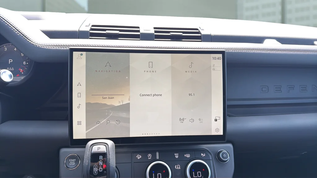 New 2026 Blue Land Rover X-Dynamic SE image 21