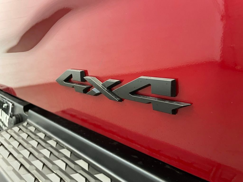 New 2026 Molten Red Pearl-Coat Exterior Paint RAM Big Horn image 5