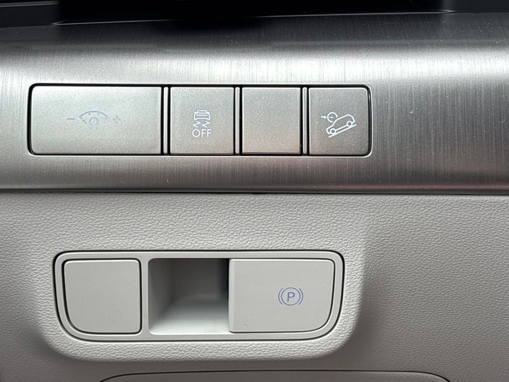 Used 2026 Gray Hyundai SEL Sport image 22