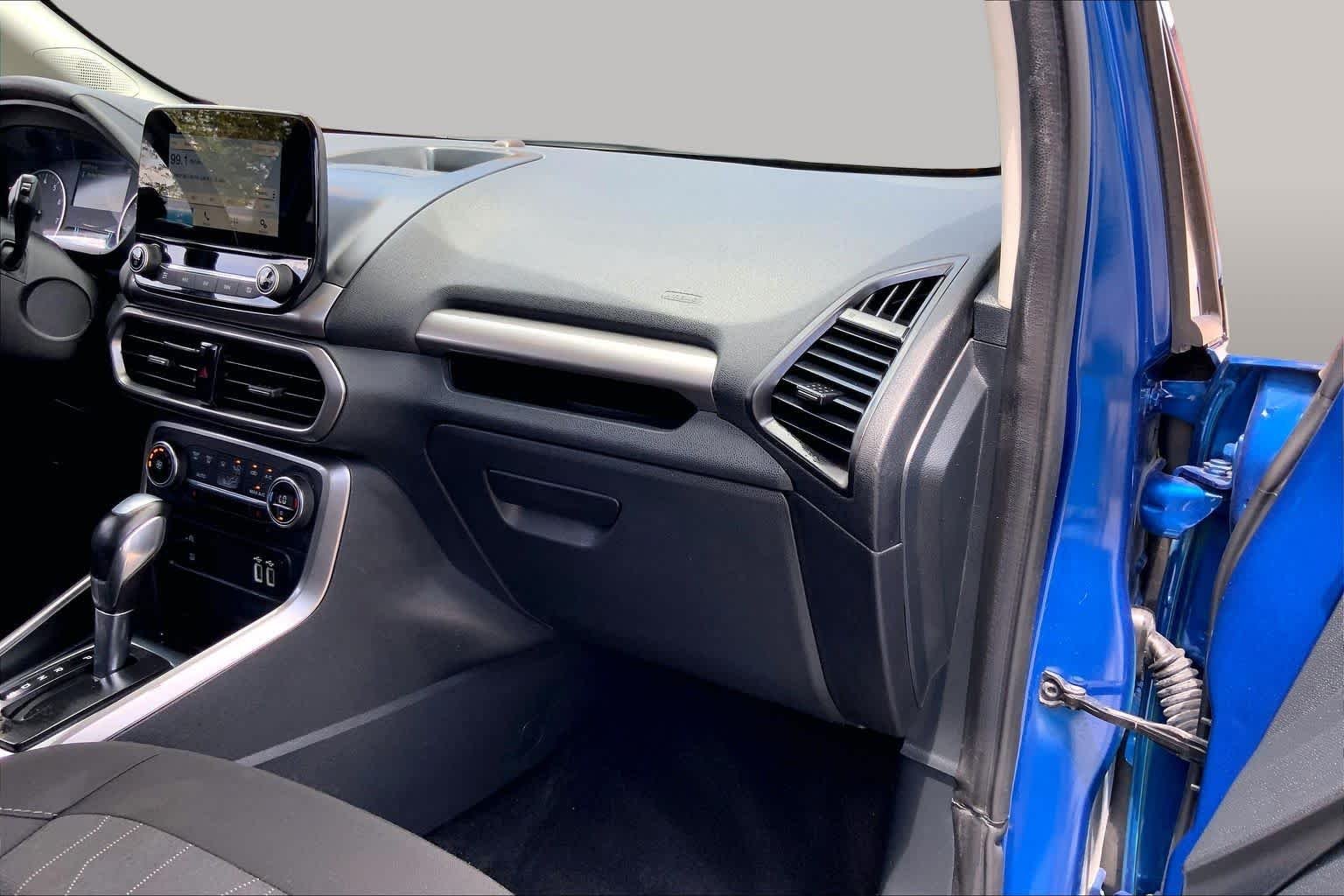 Used 2018 Lightning Blue Metallic Ford SE image 19
