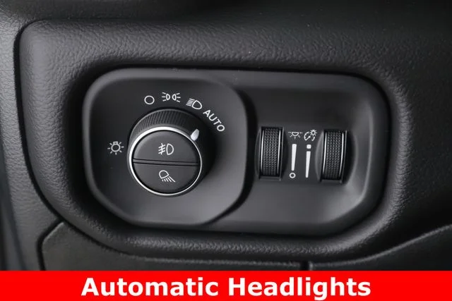 New 2026 Diamond Black Crystal Pearl-Coat Exterior Paint RAM Laramie image 21