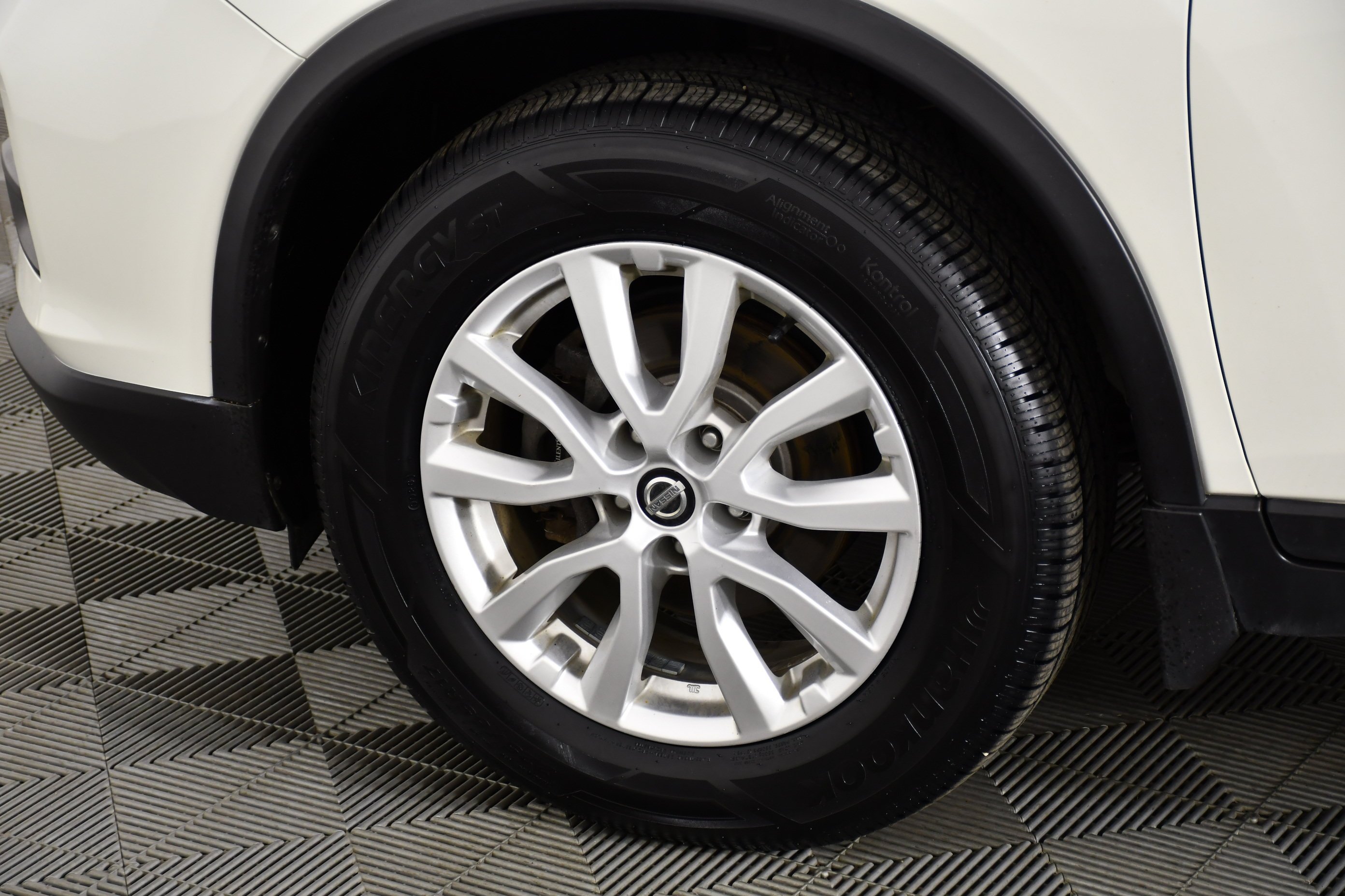 Used 2017 Pearl White Nissan SV image 51