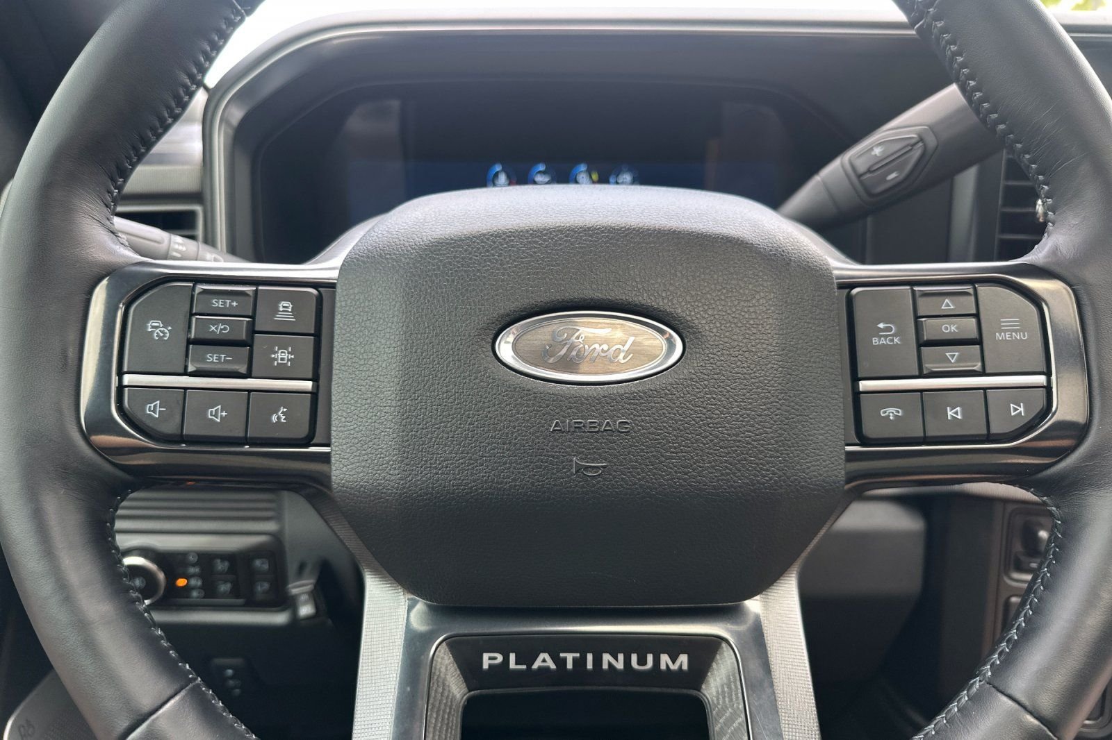 Used 2025  Ford Platinum image 22