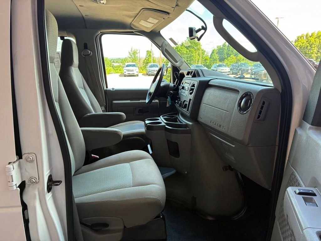 Used 2014 Oxford White Ford XLT image 35
