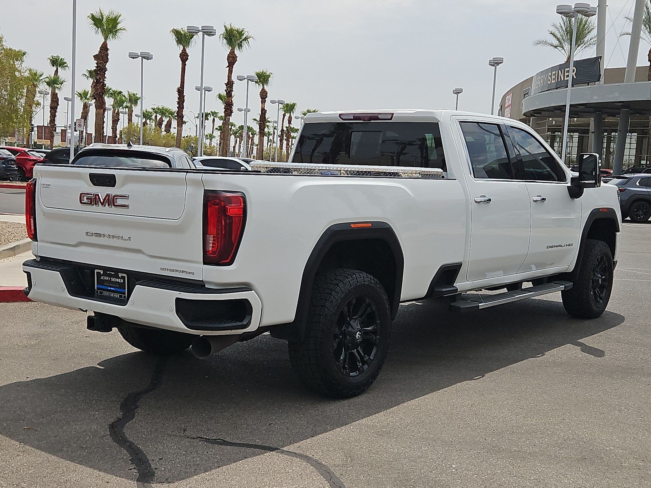 Used 2021 SUMMIT WHITE GMC Denali image 5