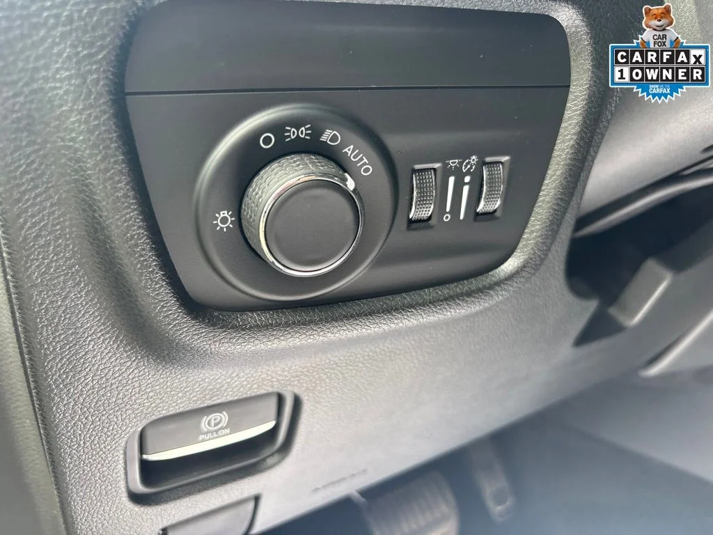 Used 2023 Black Jeep Altitude X image 16