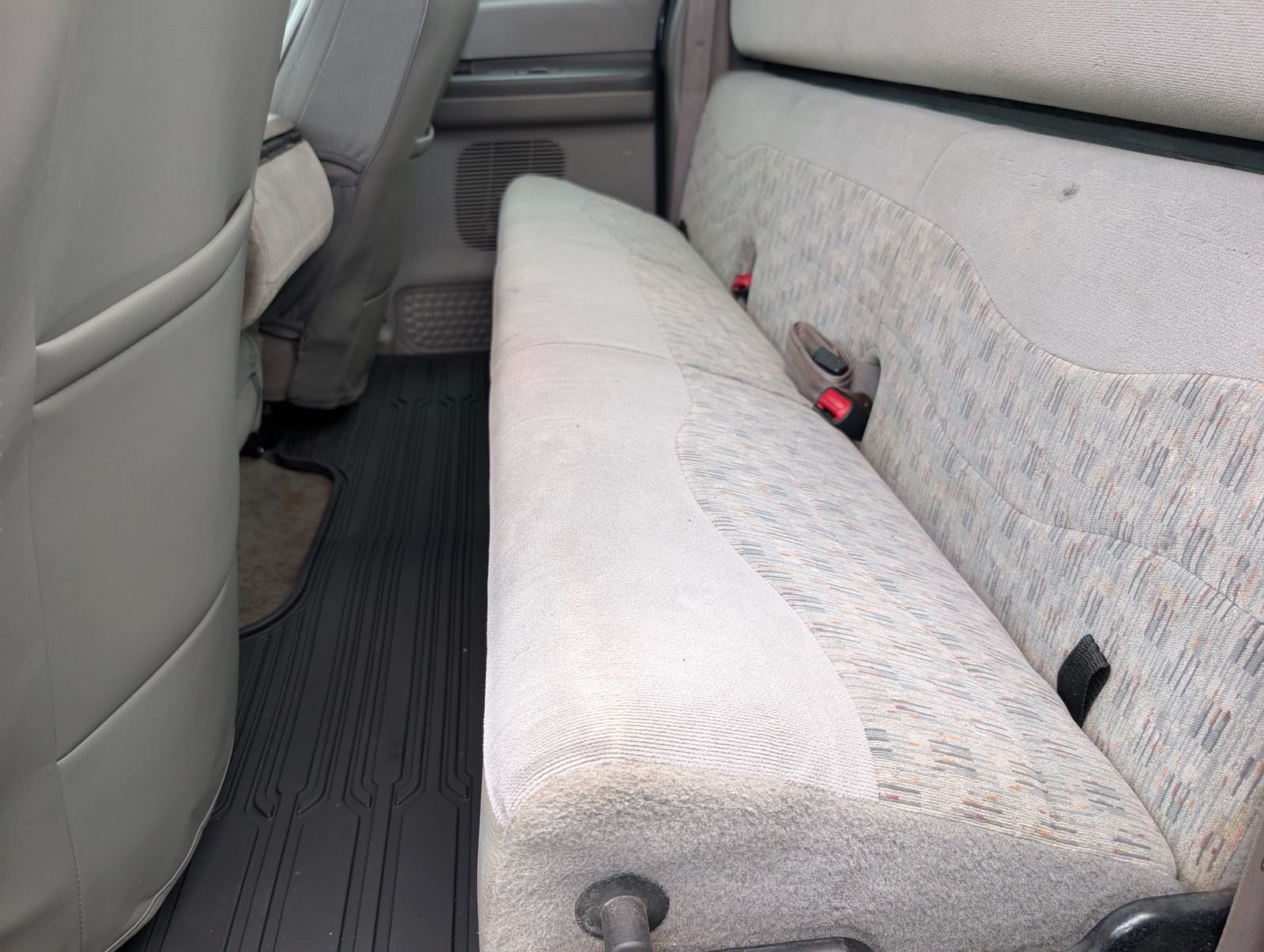Used 1999 Green Ford XL image 25